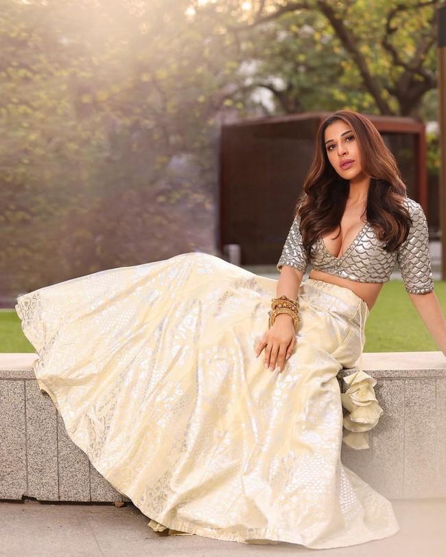 Sophie Choudry 10