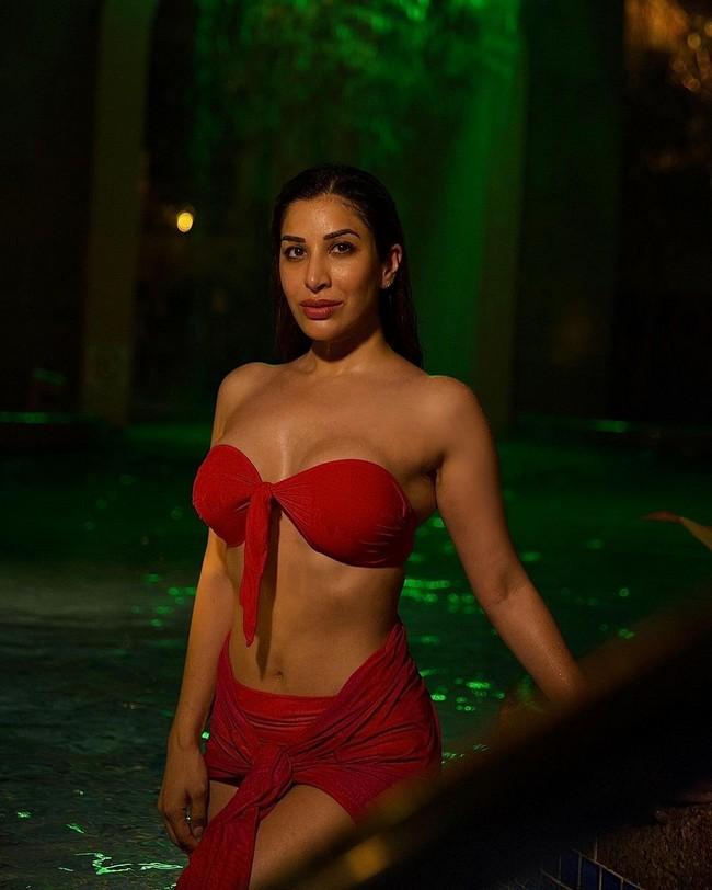Sophie Choudry 14