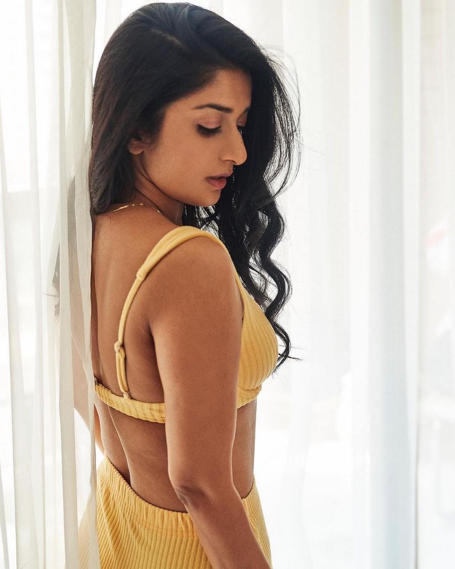 Meera Jasmine 10
