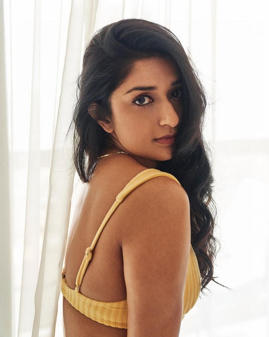 Meera Jasmine 11