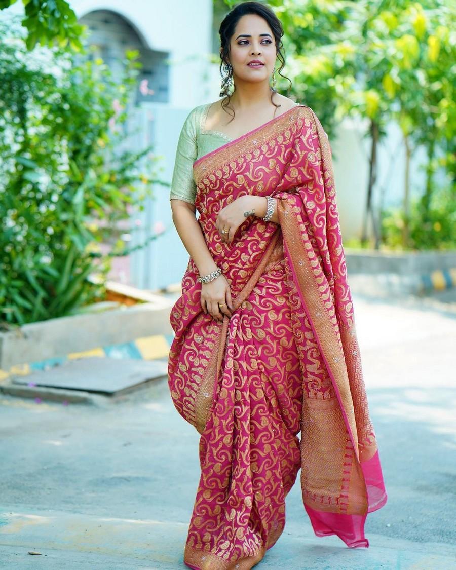 Actress Anasuya Bharadwaj Looking Amazing in Saree | Telugu Rajyam Photos