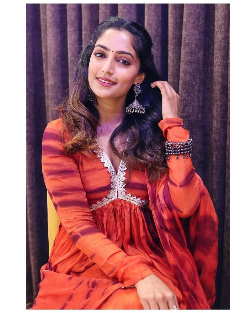 Reba Monica John 6