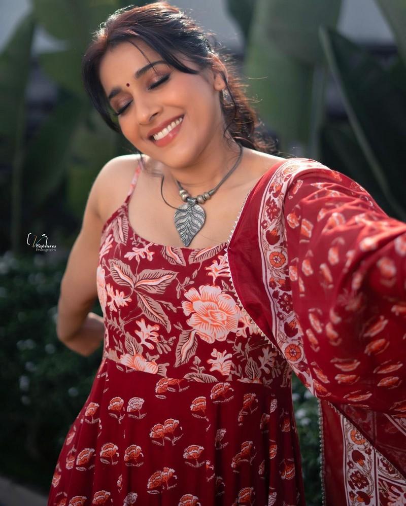 Rashmi Gautam 5