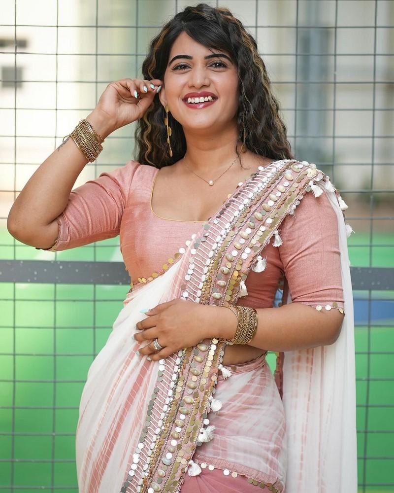 Sravanthi Chokarapu 4