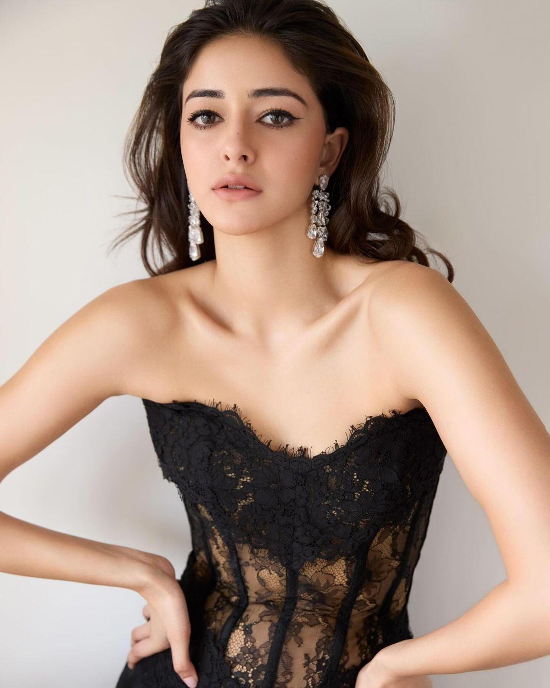 Ananya Pandey 6