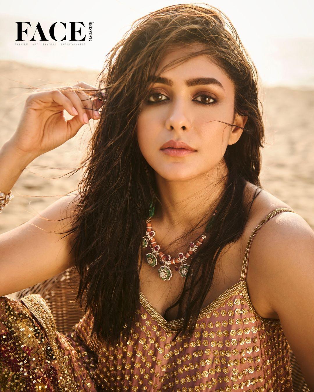 Mrunal Thakur 7