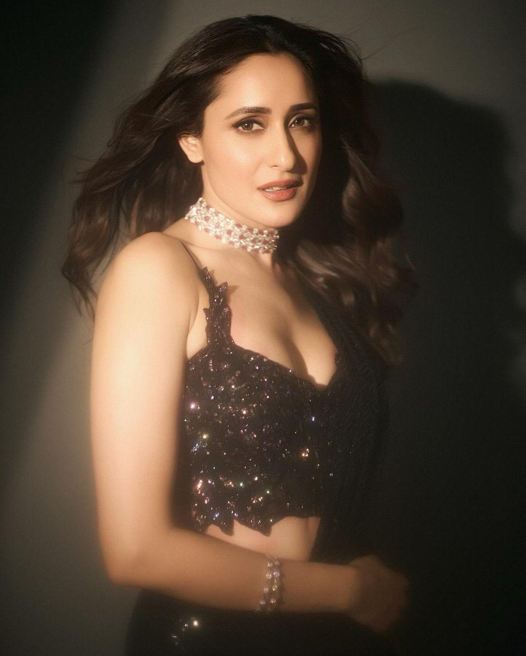 Pragya Jaiswal 6