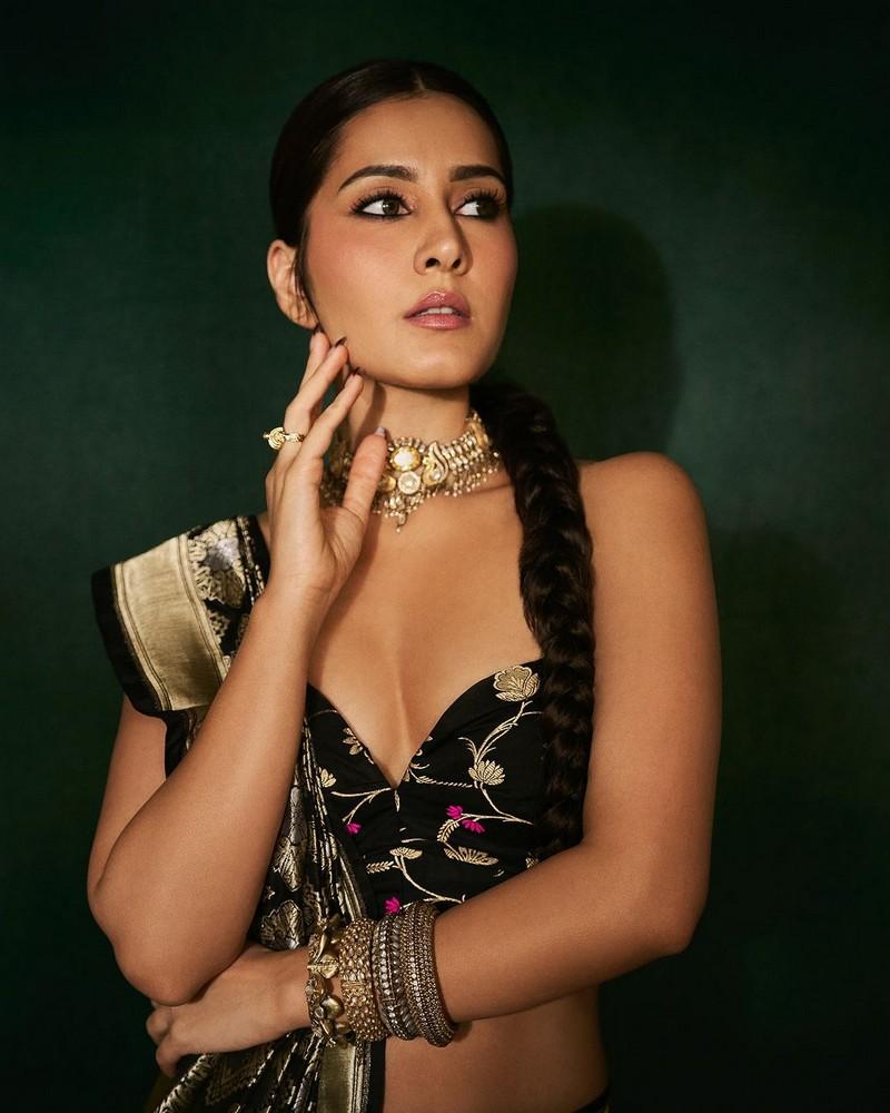 Raashii Khanna 6