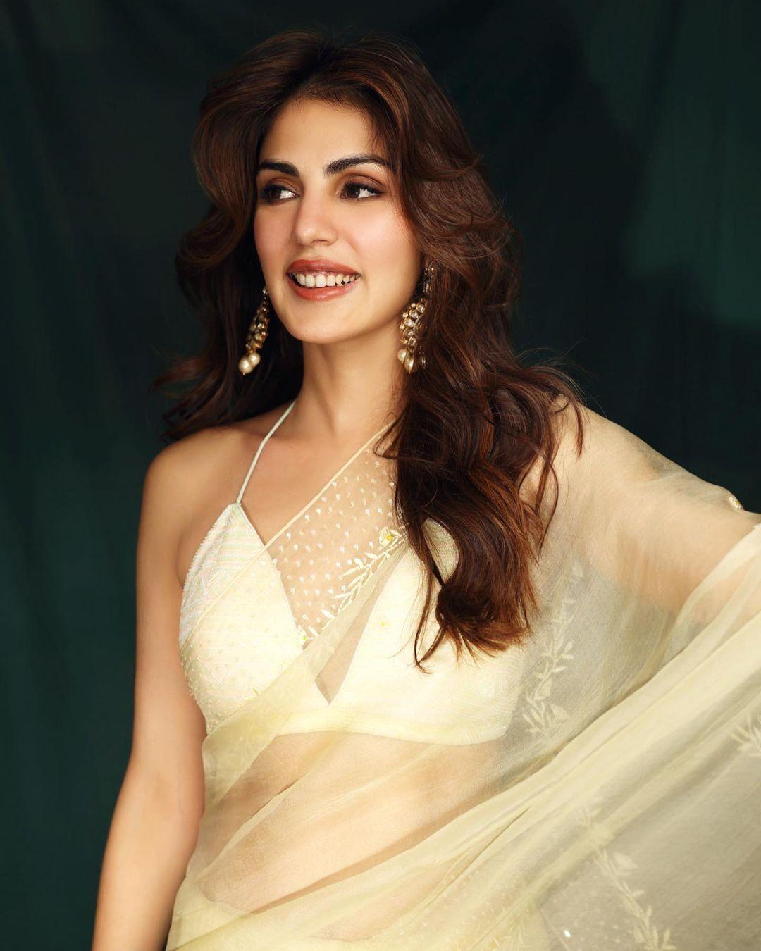 Rhea Chakraborty 4