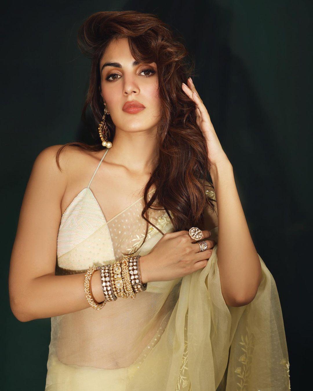 Rhea Chakraborty 8