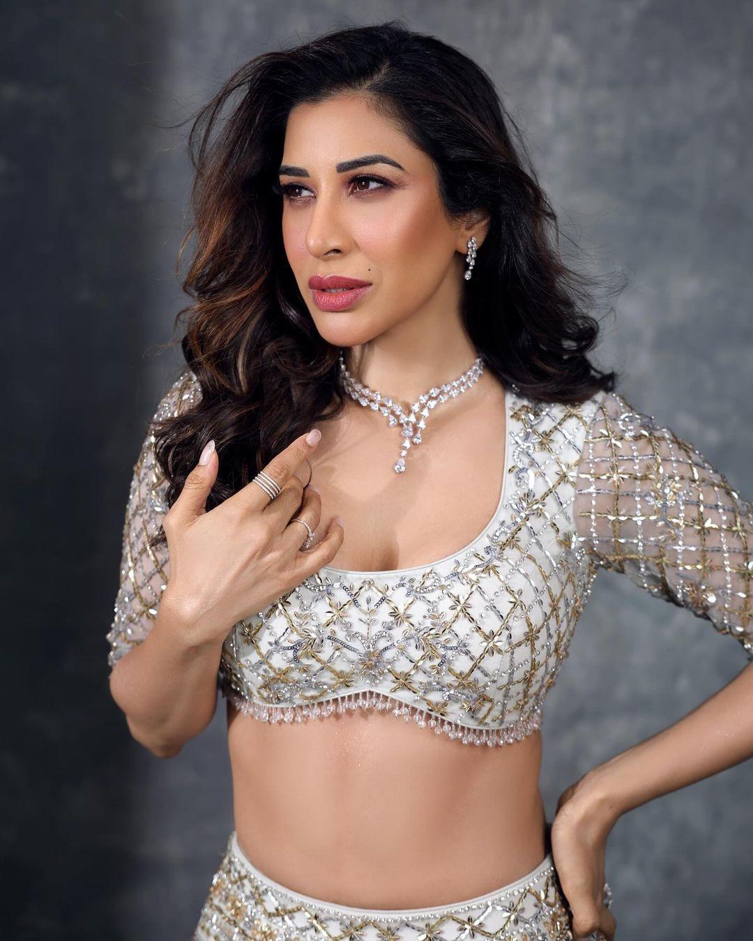 Sophie Choudry 2