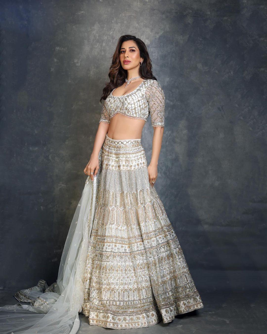 Sophie Choudry 6