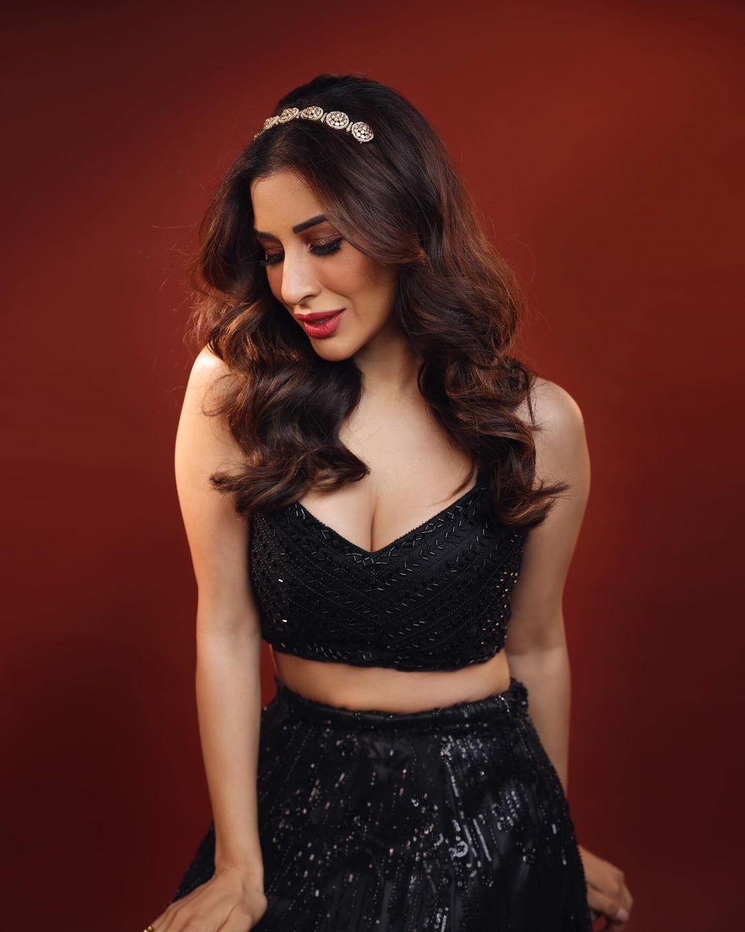 Sophie Choudry 7