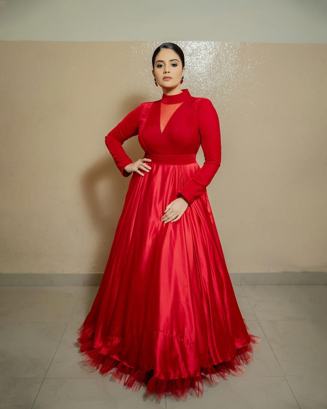 Sreemukhi 4