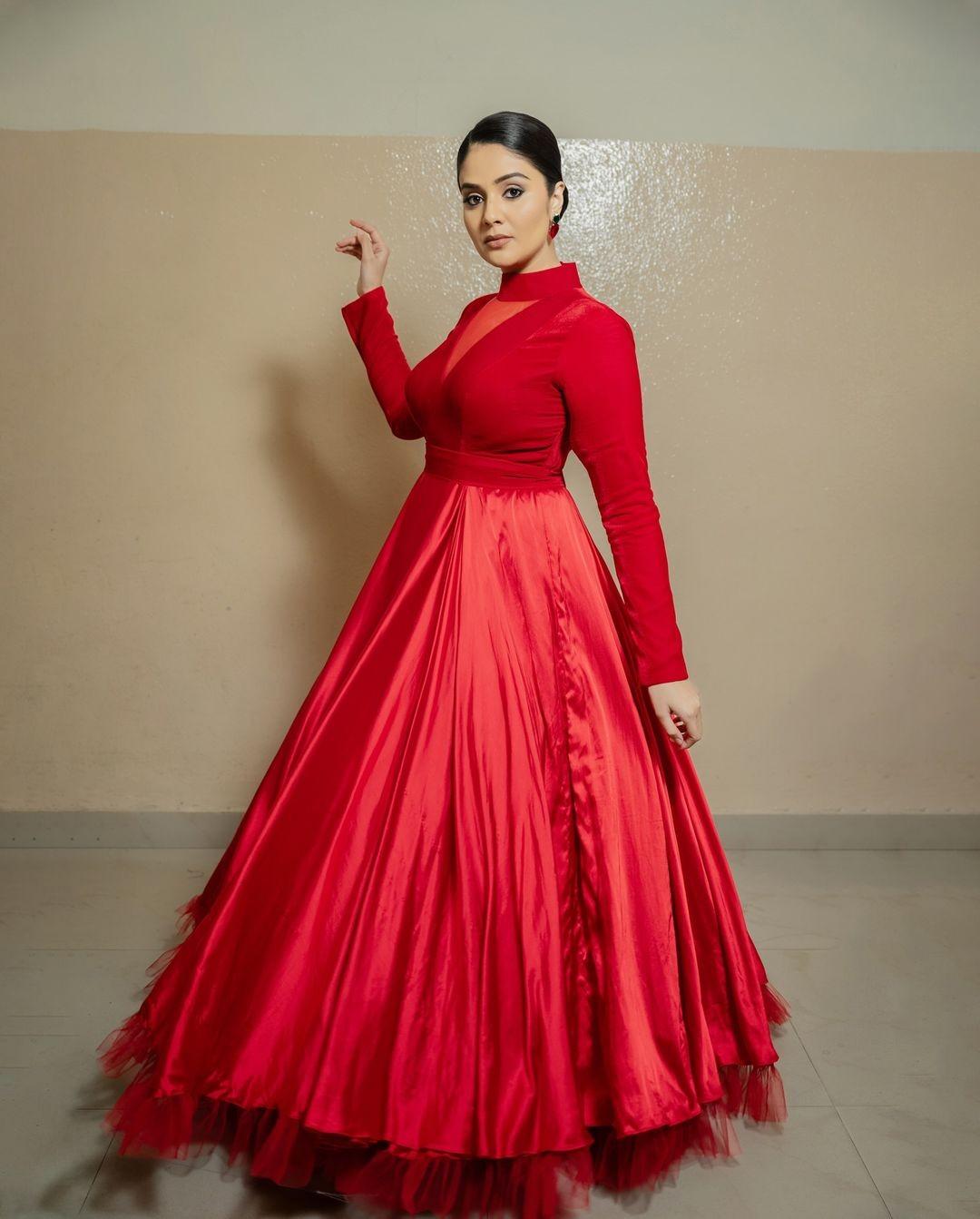 Sreemukhi 8