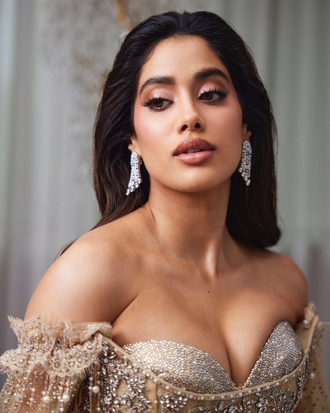 Janhvi Kapoor 8