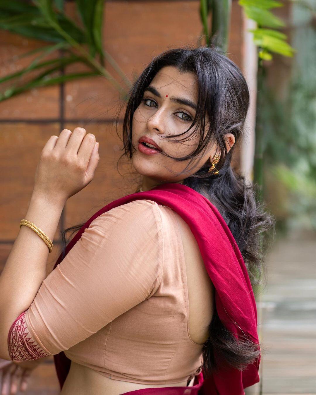 Kavya Kalyanram 6