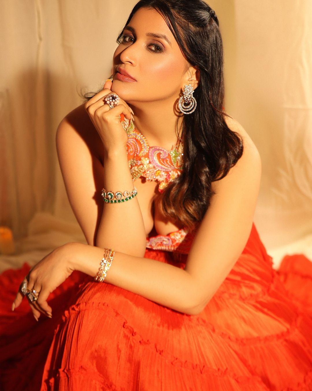 Mannara Chopra 6