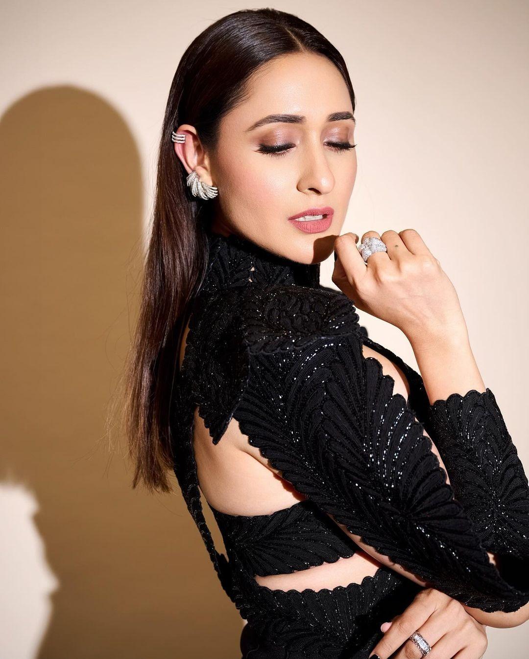 Pragya Jaiswal 6