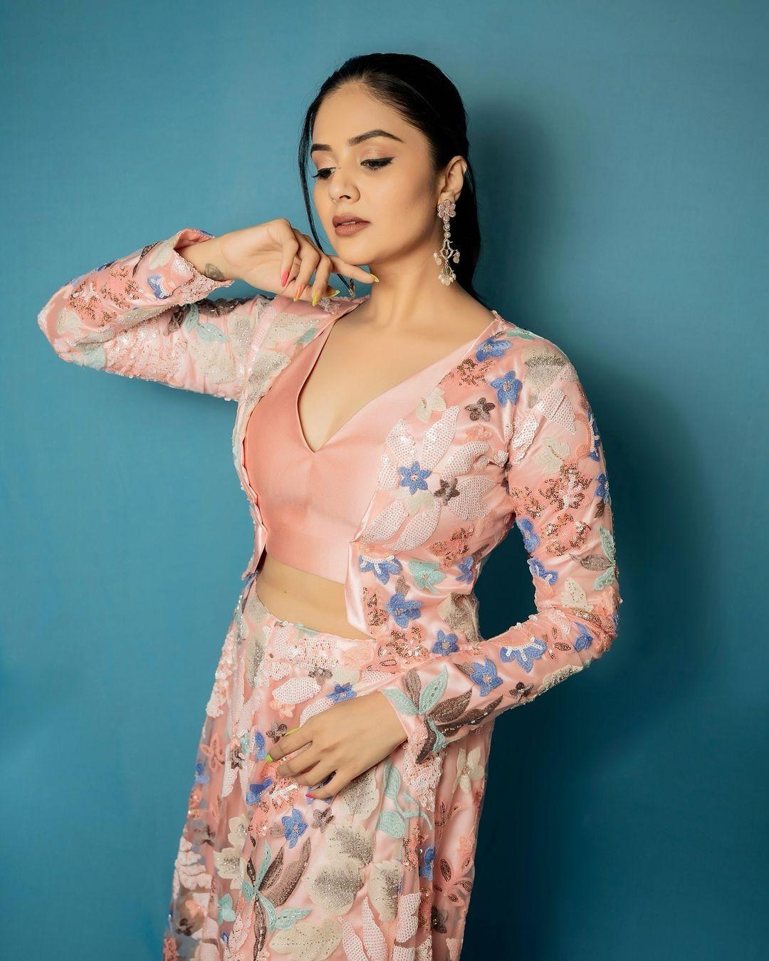 Sreemukhi 1