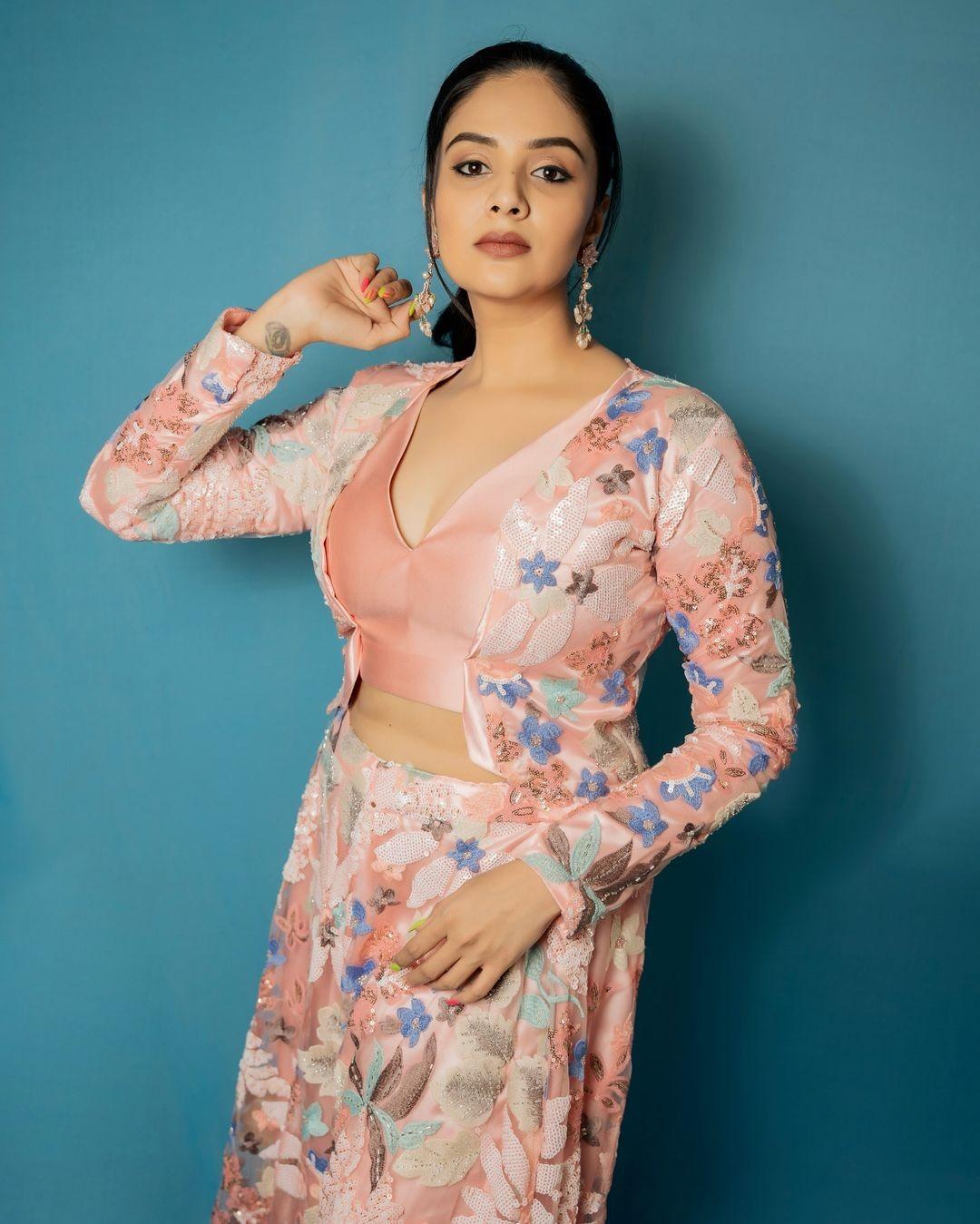 Sreemukhi 2