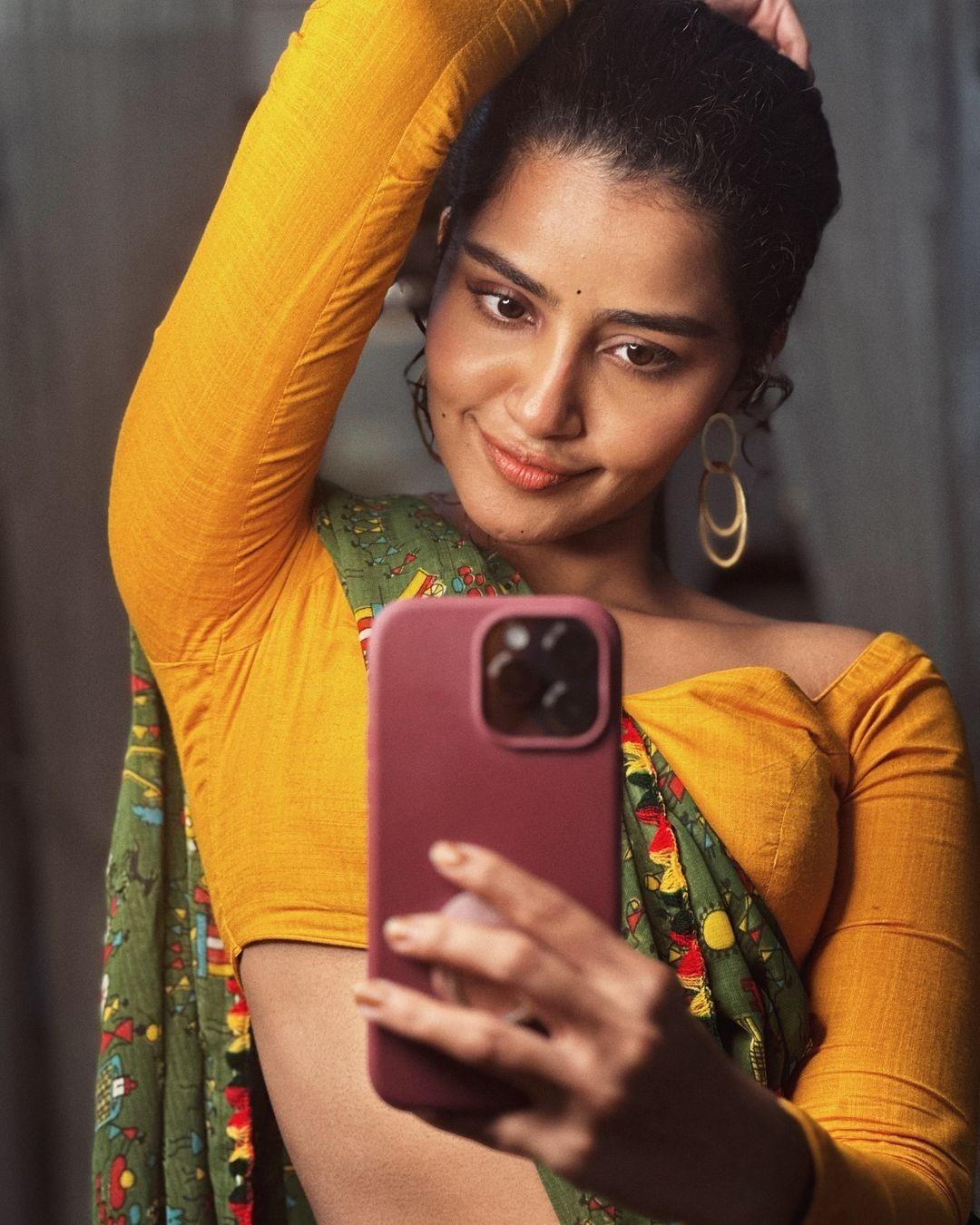 Anupama Parameswaran 13