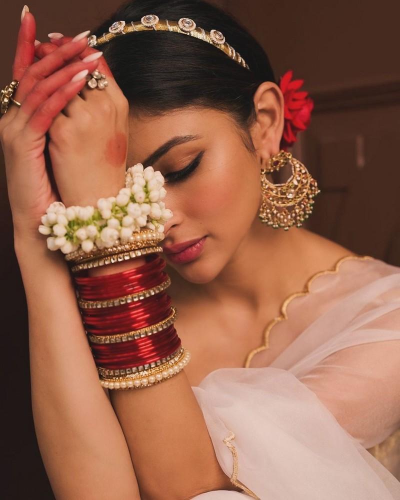 Mouni Roy 3