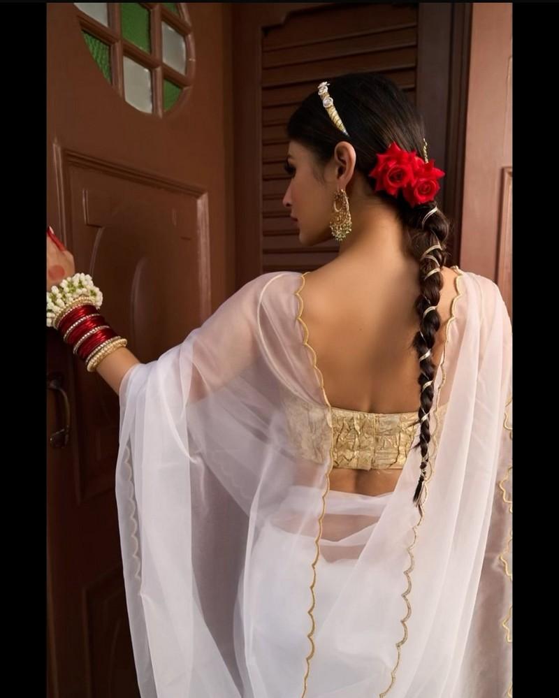 Mouni Roy 5