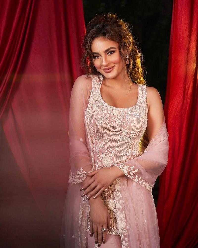 Seerat Kapoor 4