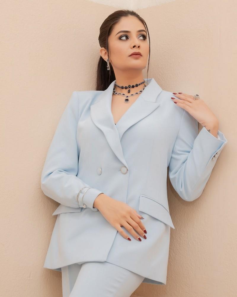 Sreemukhi 8