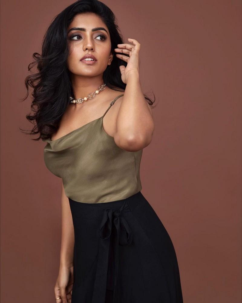 Eesha Rebba 2