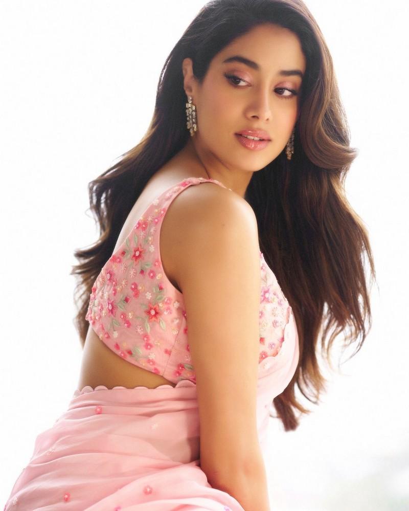 Janhvi Kapoor 8