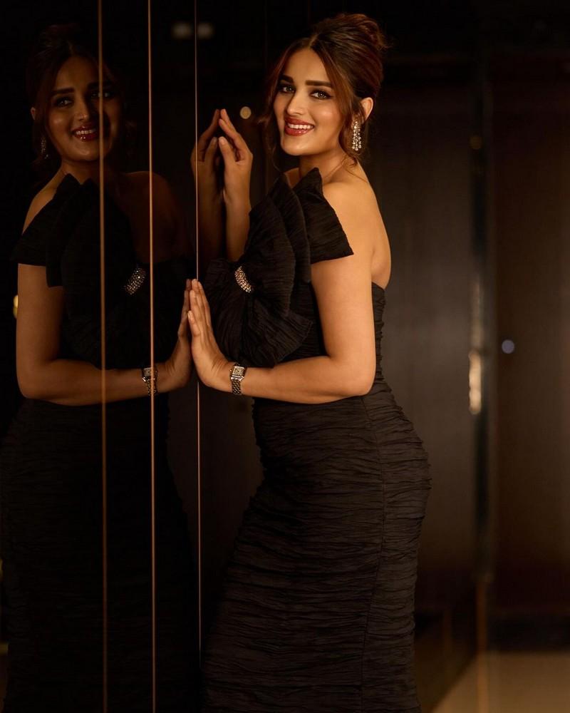 Nidhhi Agerwal 7