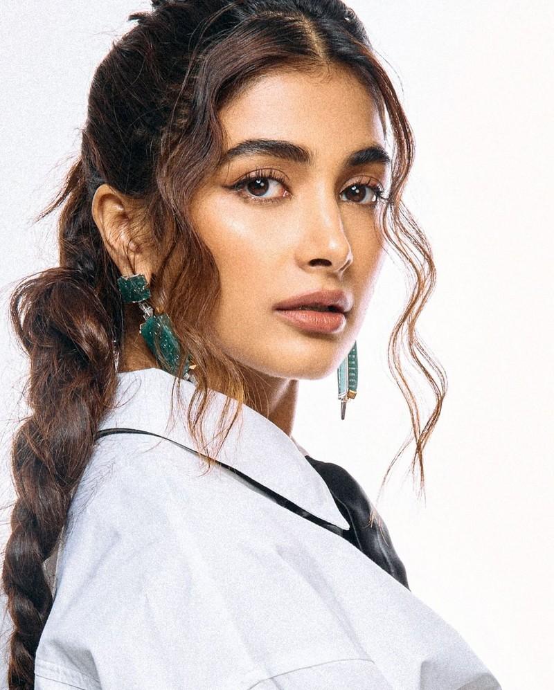 Pooja Hegde 11