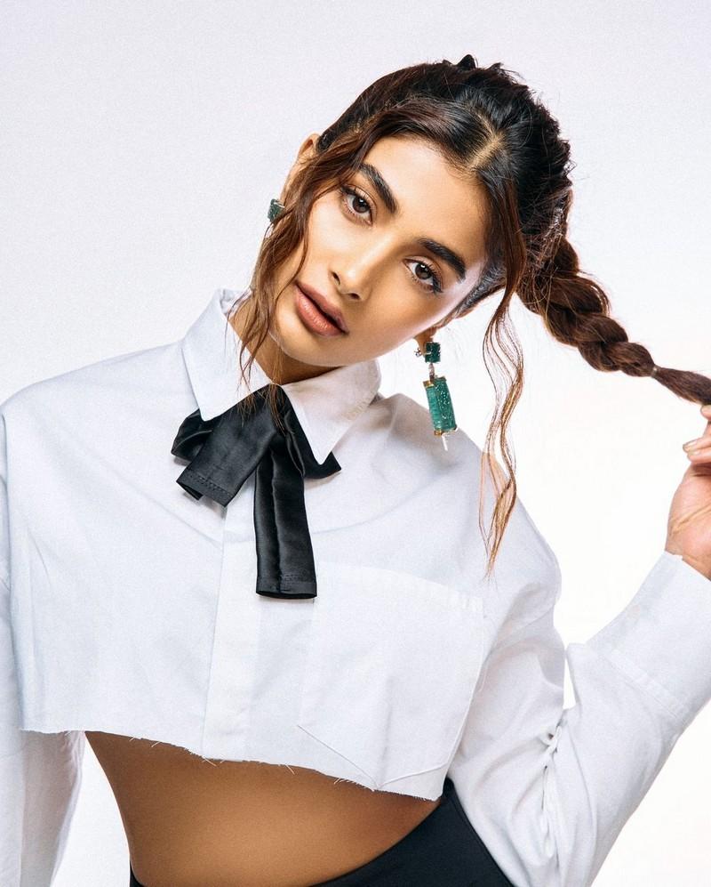 Pooja Hegde 13