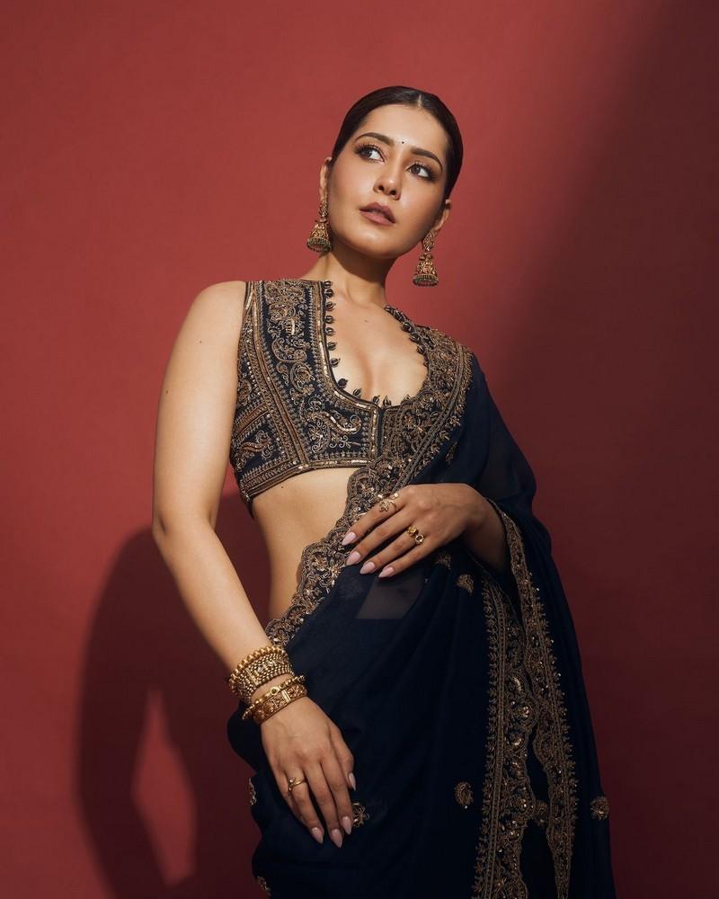 Raashii Khanna 9