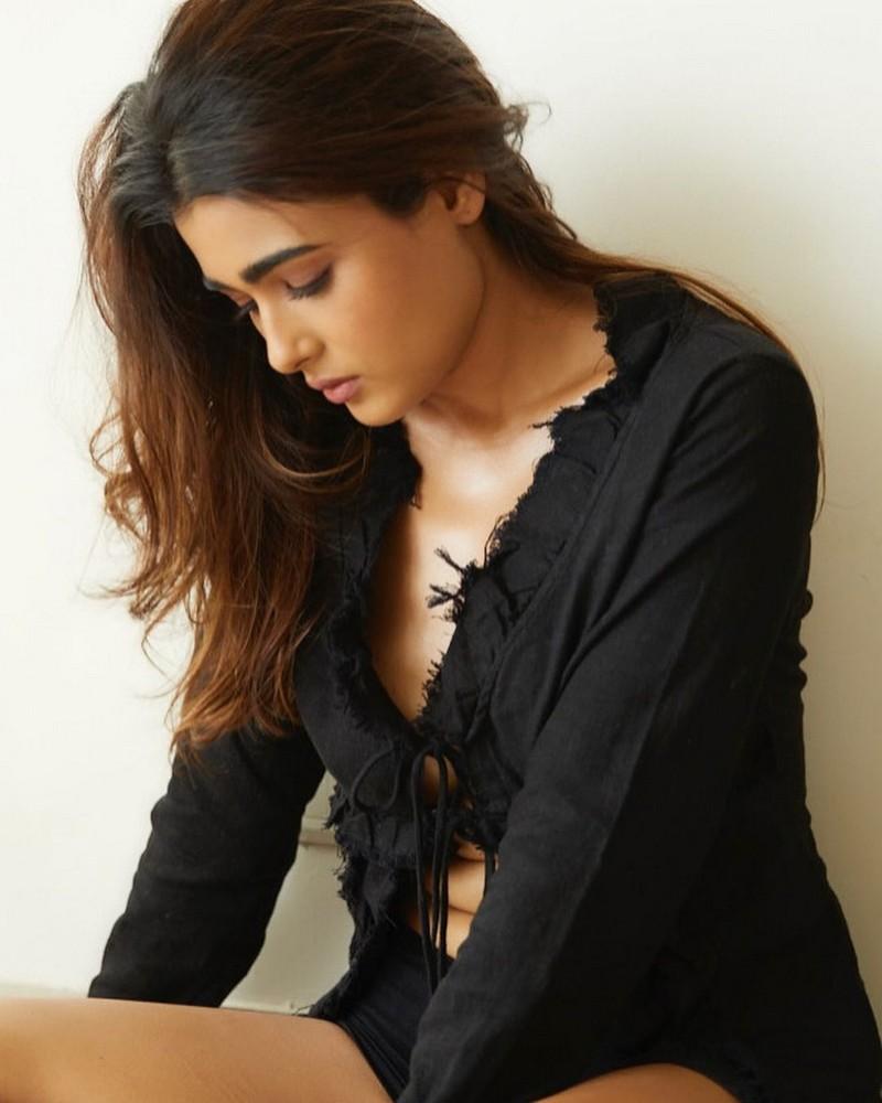 Shalini Pandey 3