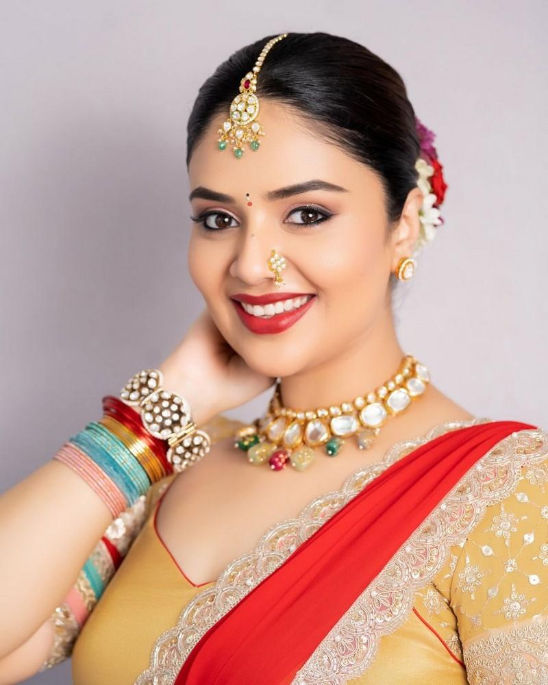 Sreemukhi 2