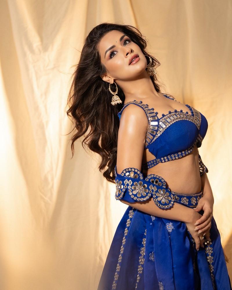 Avneet Kaur 5