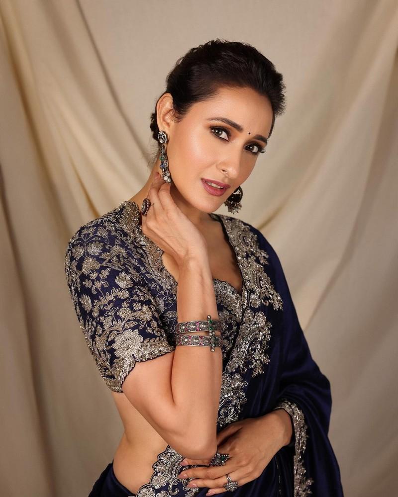 Pragya Jaiswal 5