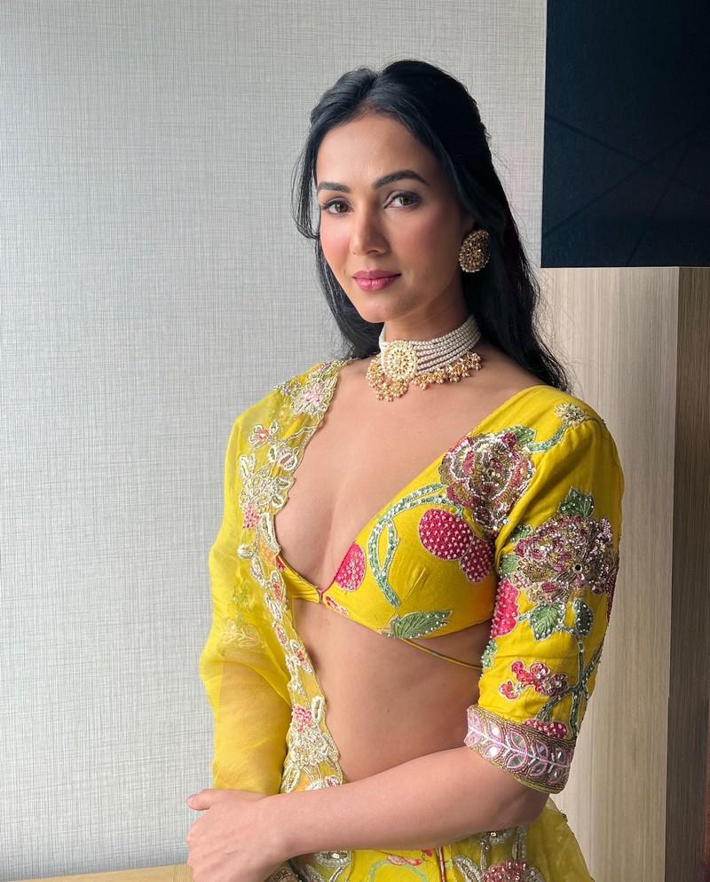 Sonal Chauhan 2