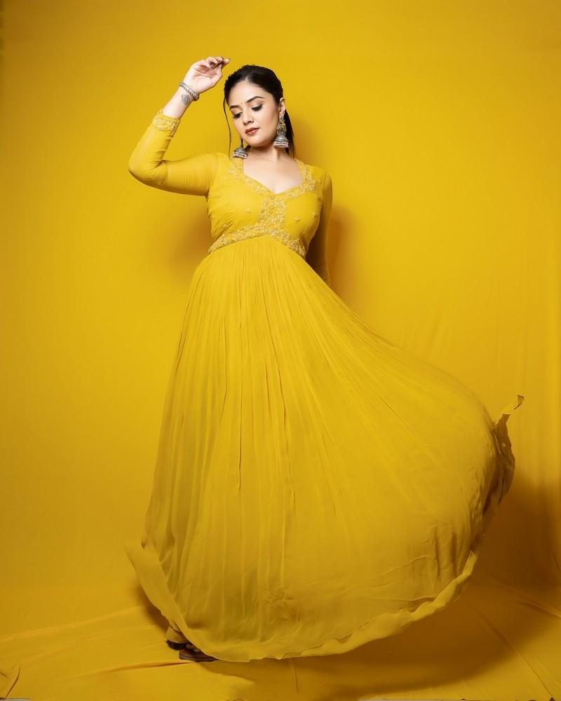 Sreemukhi 3