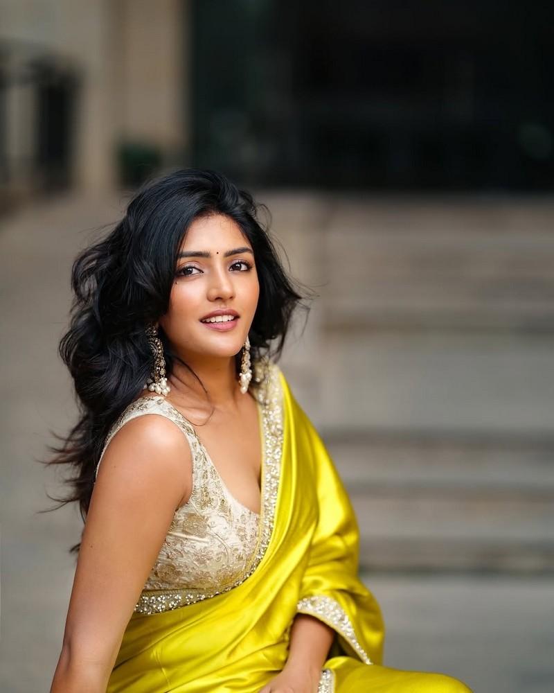 Eesha Rebba 4