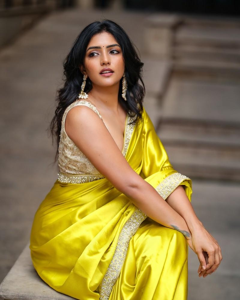 Eesha Rebba 11