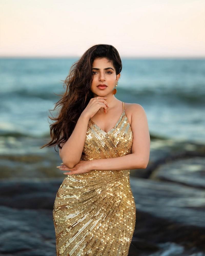 ISWARYA MENON 8