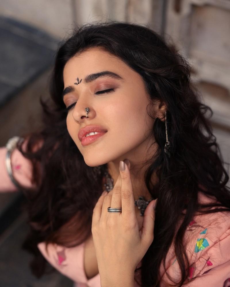 Ketika Sharma 20