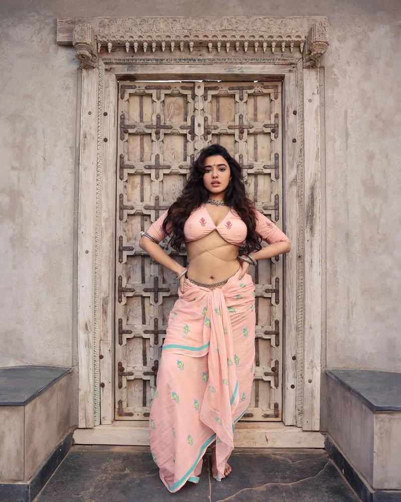 Ketika Sharma 4