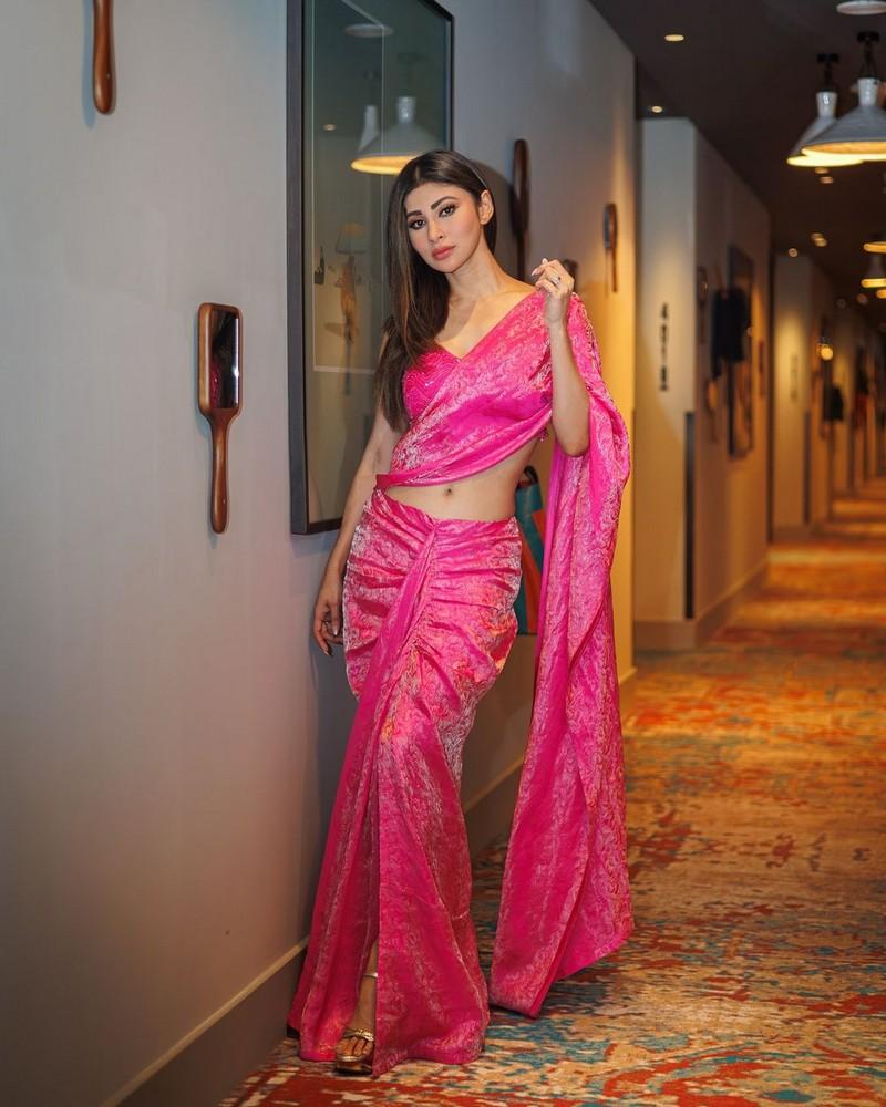 Mouni Roy 4