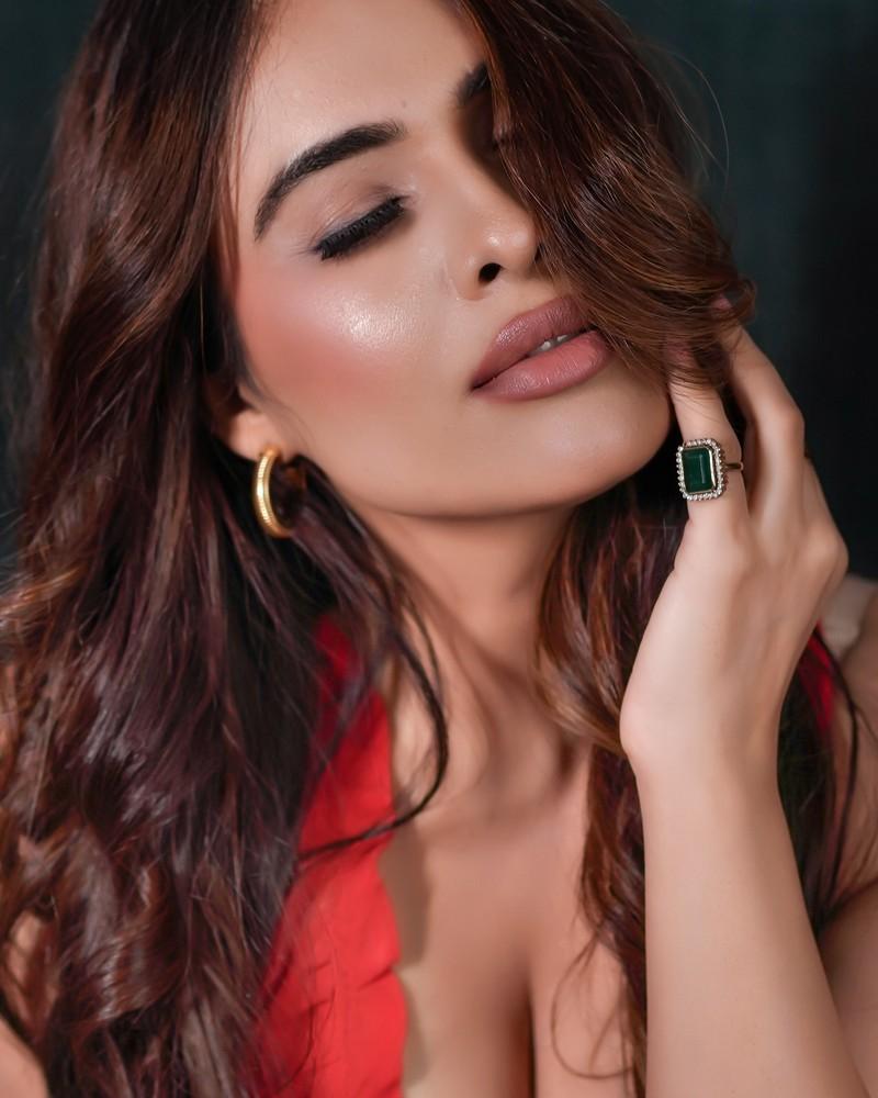 Nehhaa Malik 6