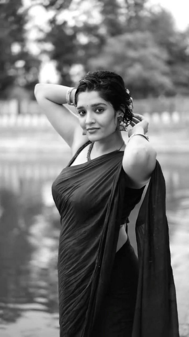 Ritika Singh 6